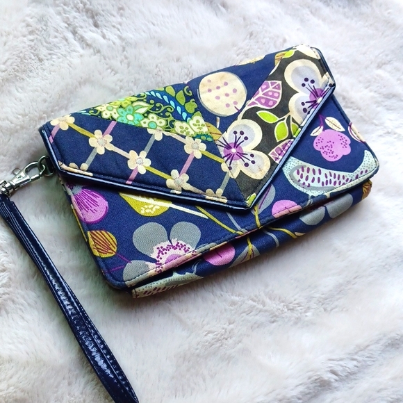 Vera Bradley Handbags - Vera Bradley  wallet